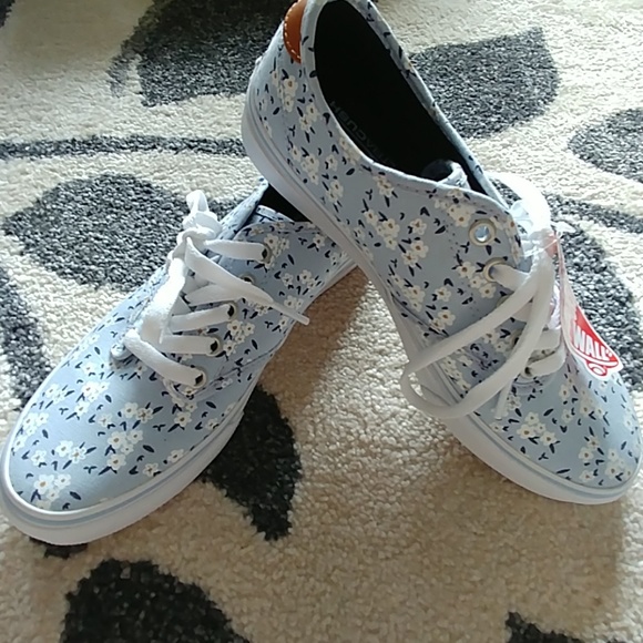 blue daisy vans